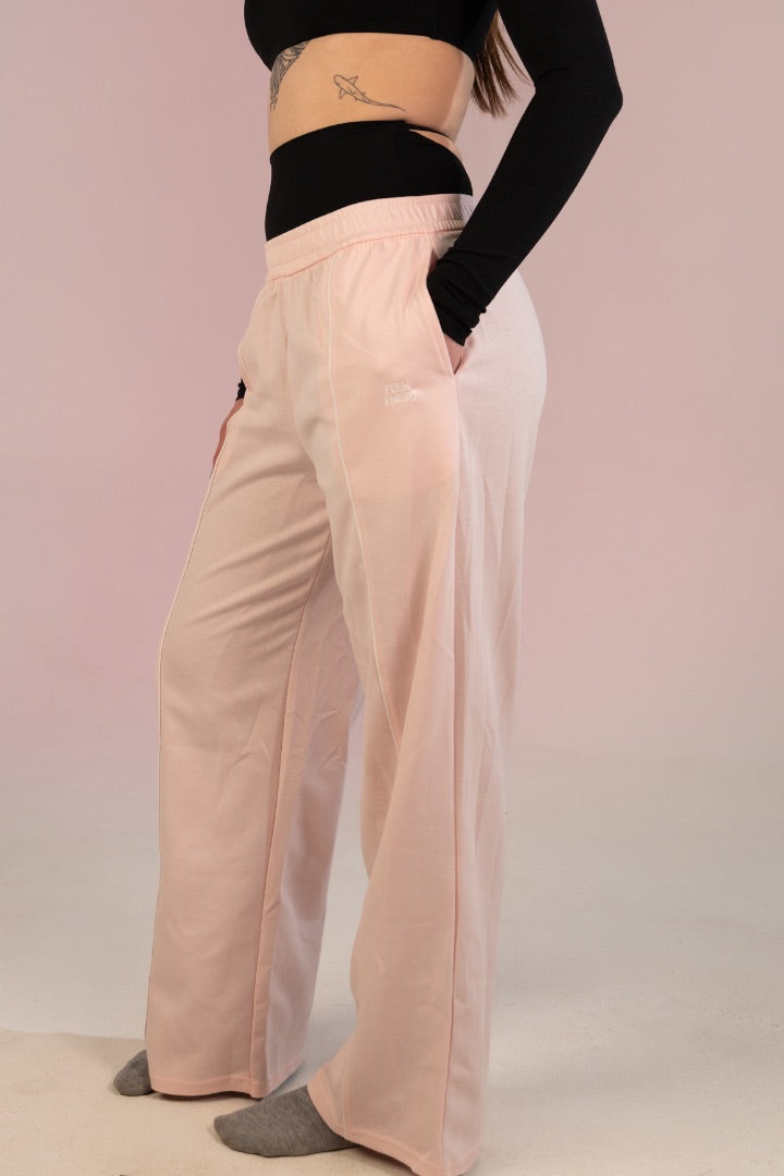 Women’s straight leg sweatpants