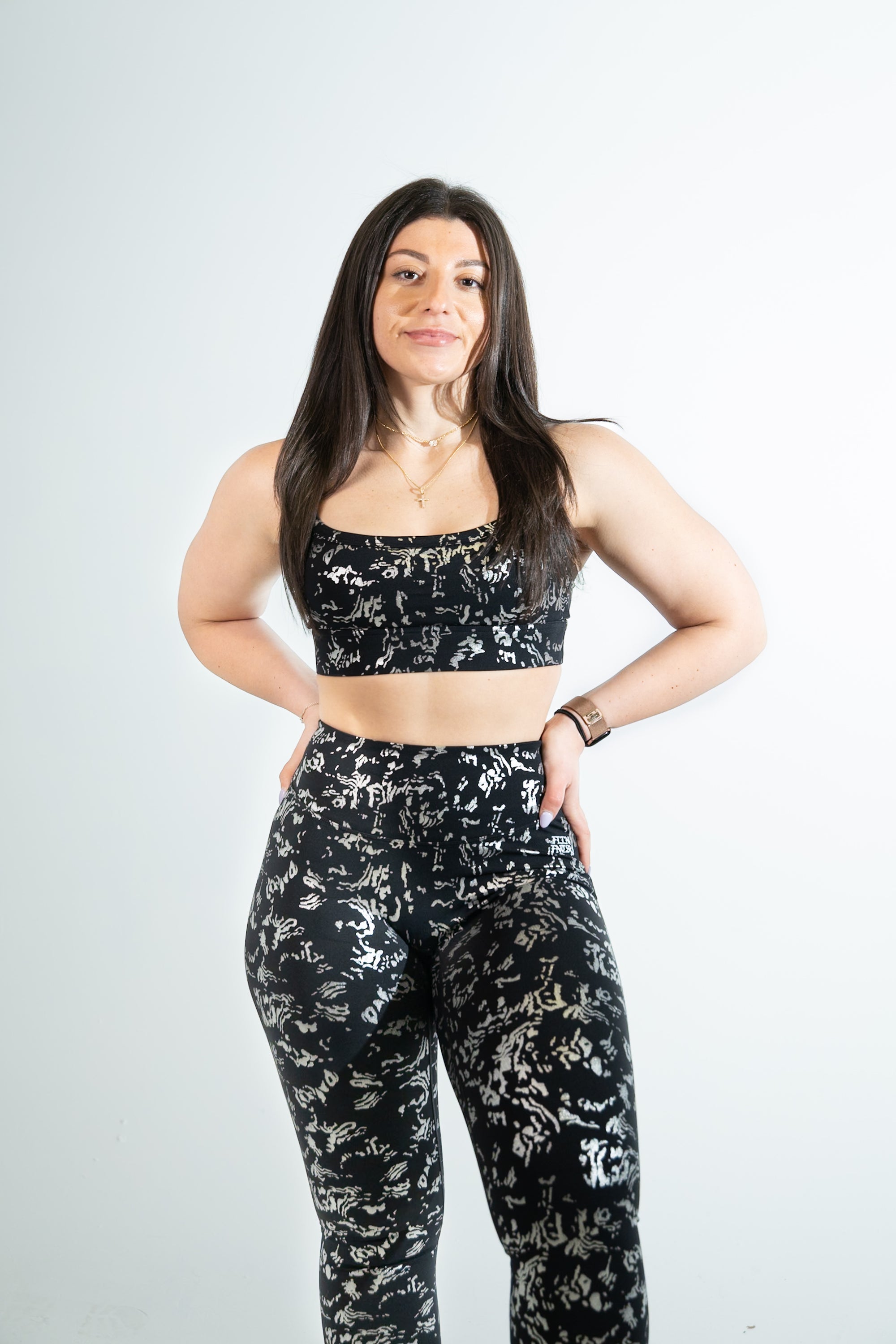 WOMEN'S SILVER-PRINTED SPORTS BRA + ATHLETIC LEGGINGS