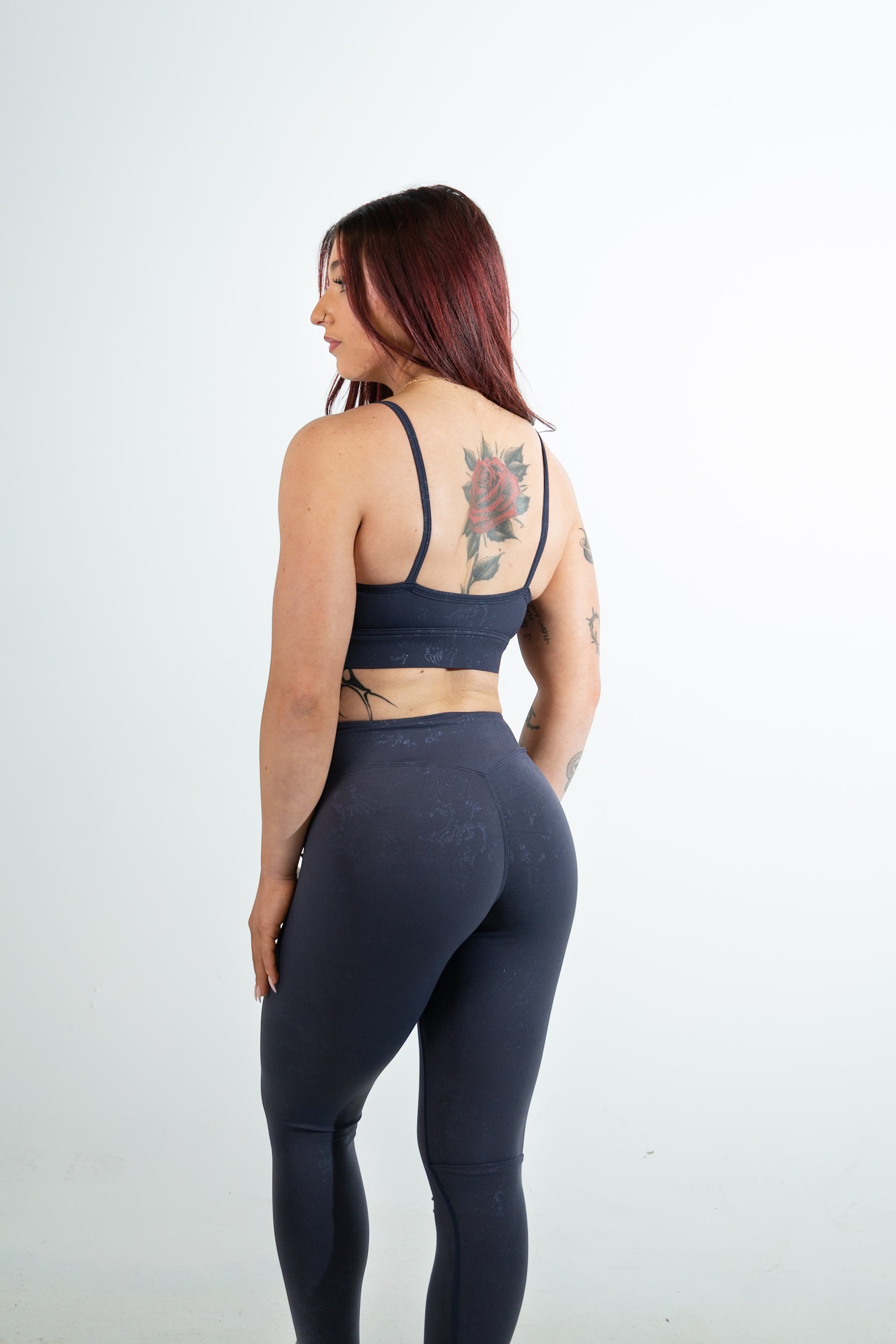 Women's silver-printed Sports Bra + athletic leggings